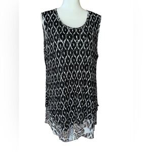 Flour De Lis Women’s Black & White Sleeveless Patterned Tank Top
